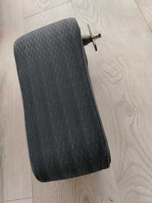 Части за мерцедес w124 купе салон подлаътник и др.