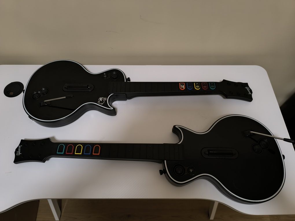 PlayStation 3 Guitar Hero/ Две китари с игра! / Перфектно състояние!