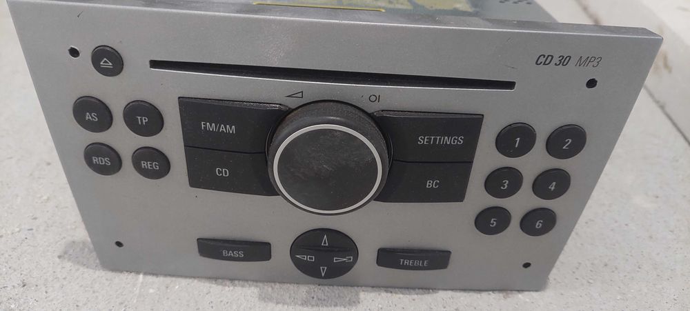 Opel Corsa волан,радио с USB/BT,адаптори, ключ светлини
