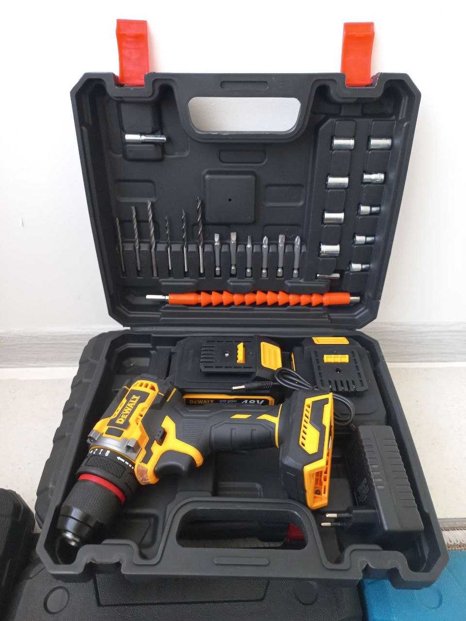 Аккумуляторная дрель-шуруповерт Dewalt 48 V (с набором)