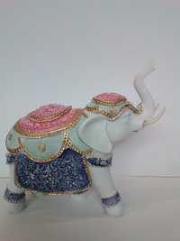 Статуетка цветен слон