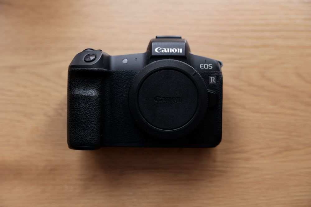 Фотоапарат Canon EOS R + 128GB Sandisk ExtremePro