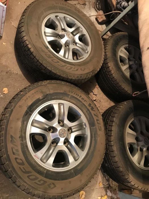 Зимние шины с дисками 285/65 R17