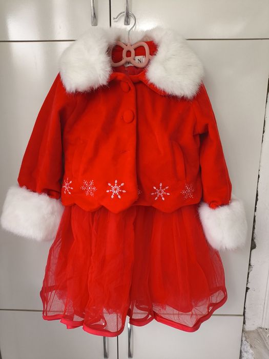 Платье костюм новогоднее для девочки. Размер 120