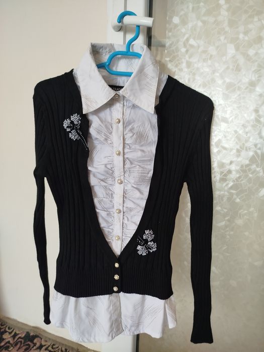 Bluza za momice raztegatelen