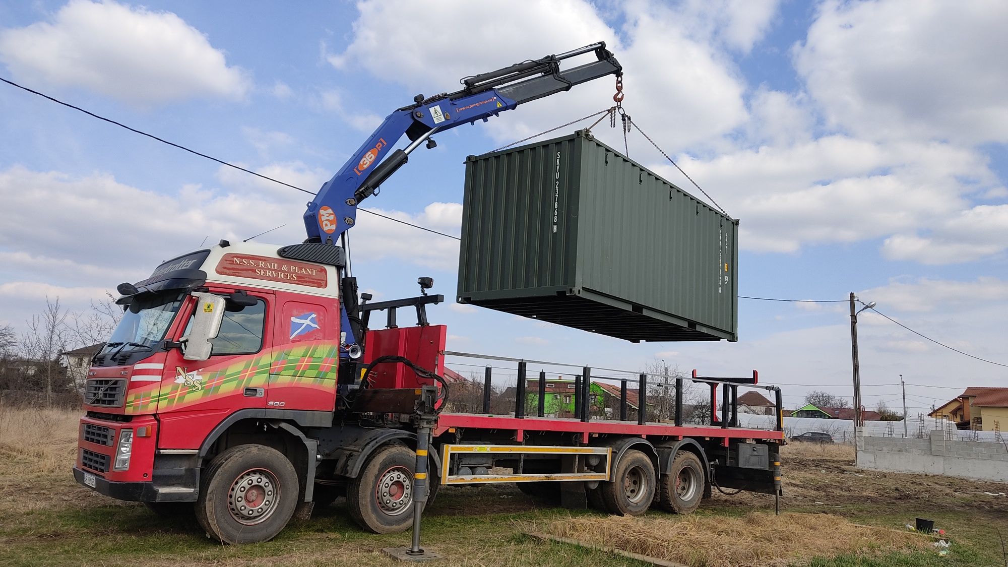 Camion cu Macara