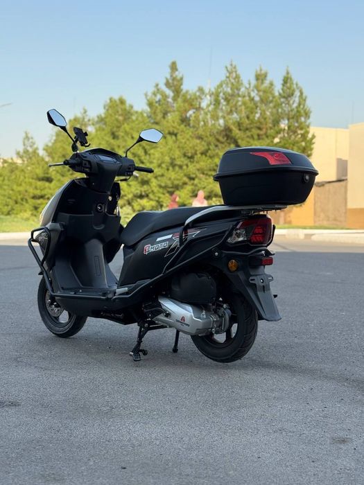 Skuter q moto125