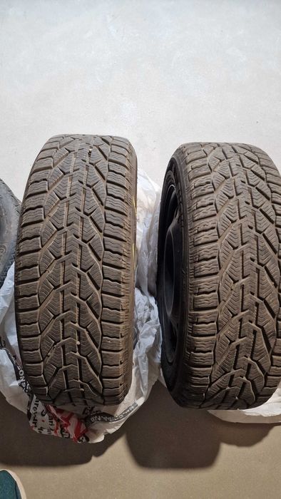 Hyundai elantra 2023 jante tabla 16"