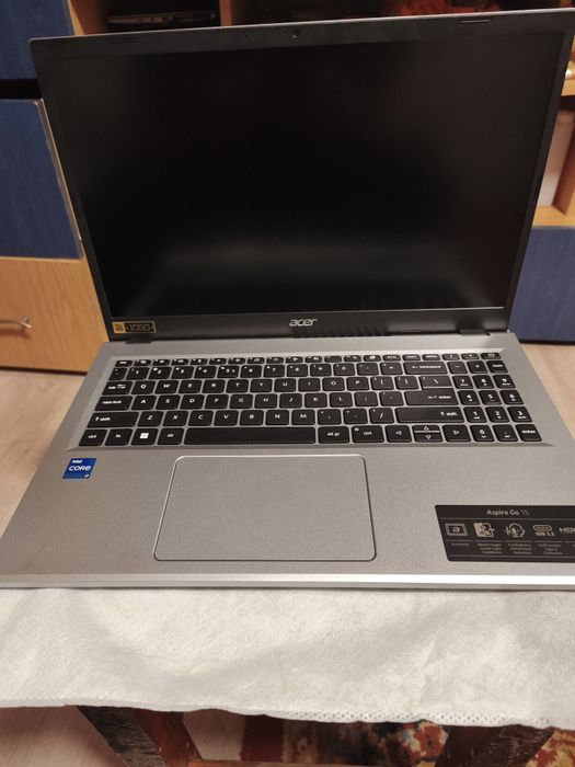 Laptop Acer i7 Nou