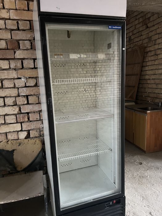 Витринный холодильник
