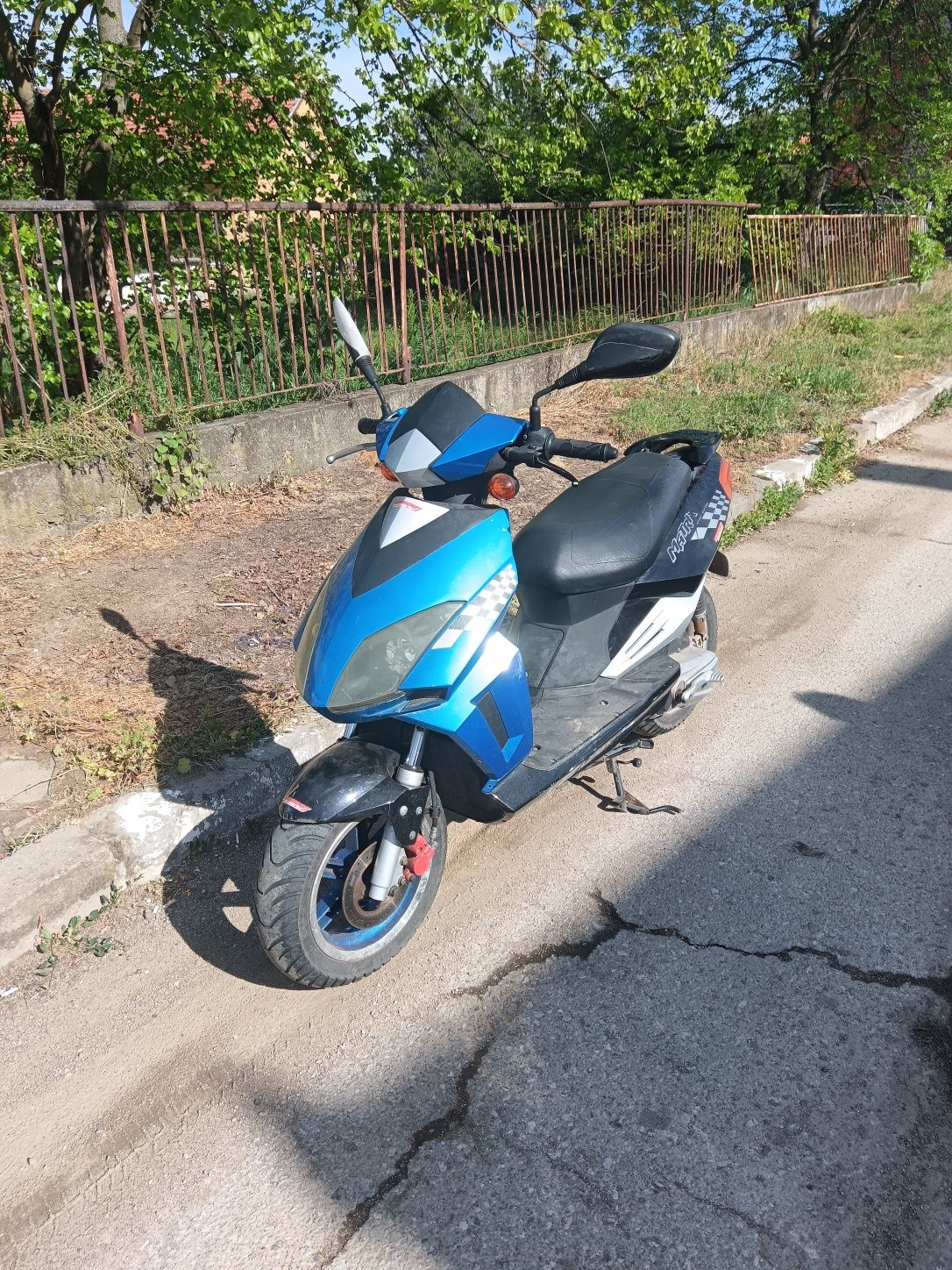 Продавам скутери от 49кубика до 300