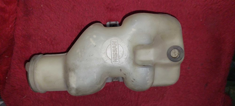 Бачек омывателя для Ниссан Патрол