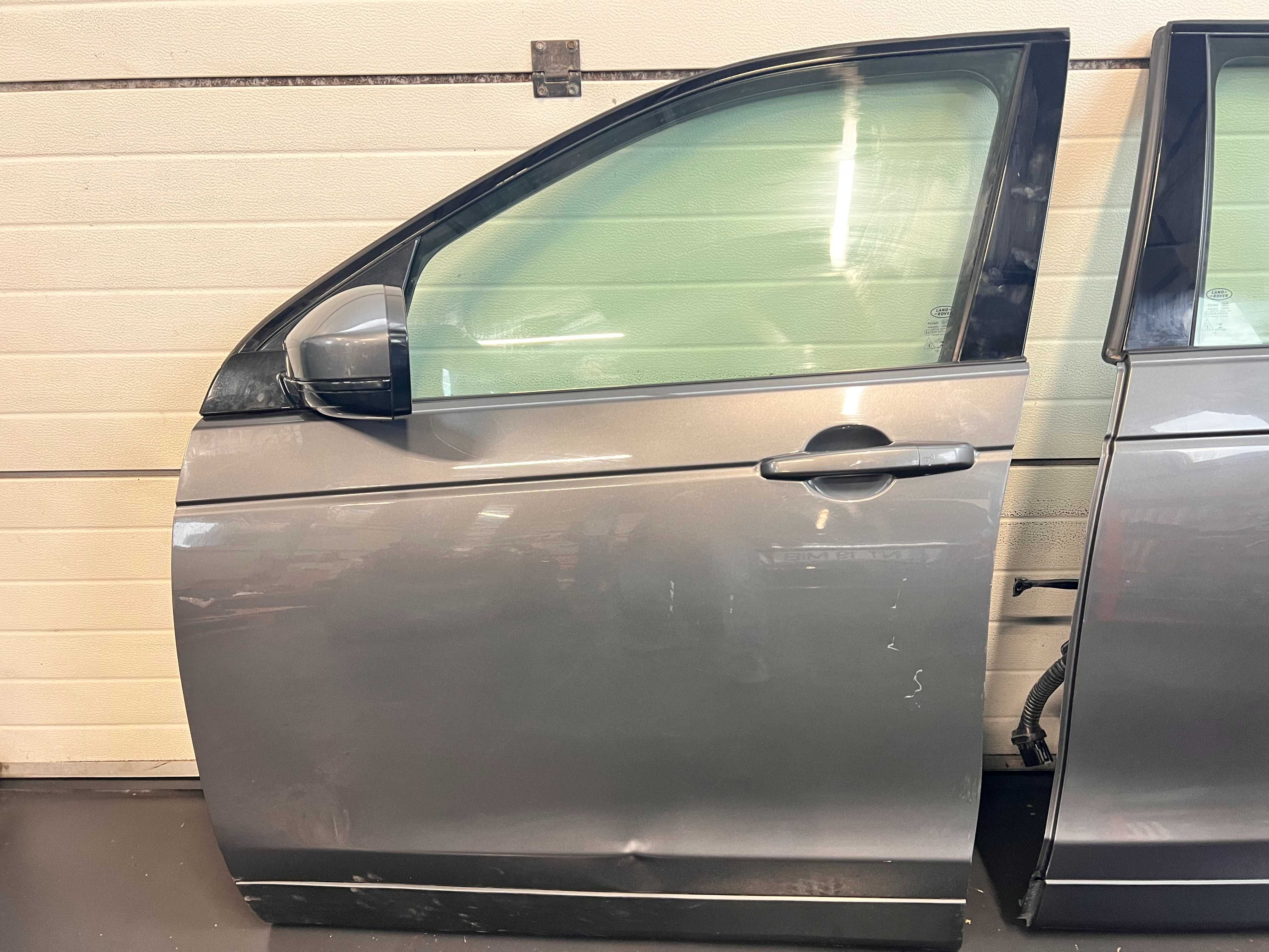 Usa stanga fata spate Range Rover Discovery Sport 2014+