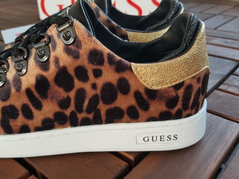 ПРОМО GUESS -36 и 40 размер-Оригинални дамски кецове от плат