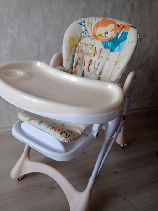Стульчик для кормления Babyton Happy Animals Beige