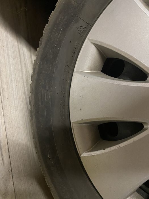 Vand urgent jante cu cauciucuri de iarna hankook 195/65/15
