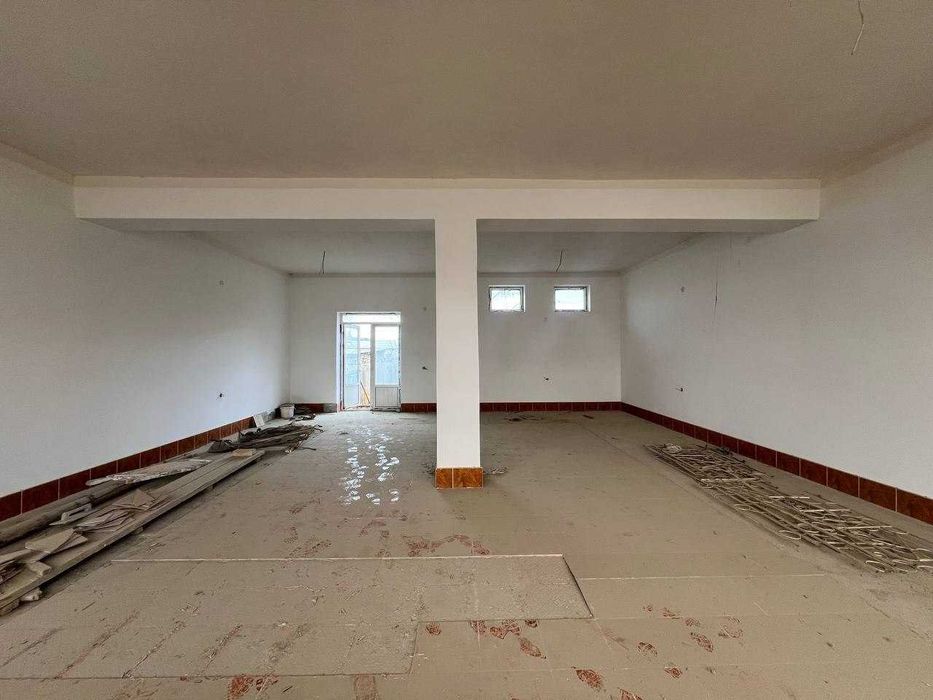 4 sotoxli hovli, magazini bilan birga sotiladi.