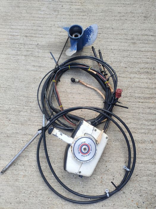 Мотор (двигател) за лодка Evinrude, за части или ремонт