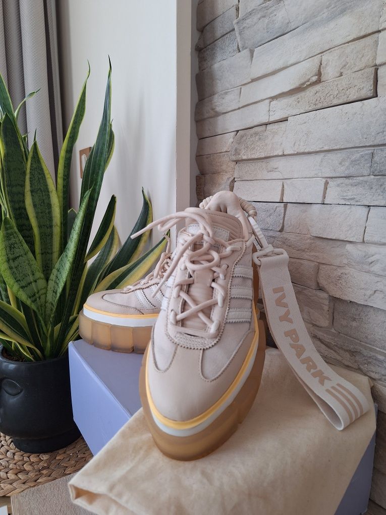 Adidas "Ivy park" sneakers