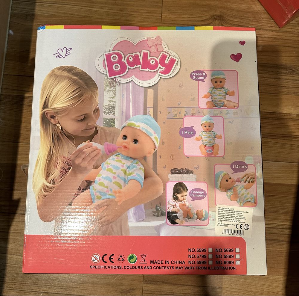 Set interactiv cu bebelus care face pipi si accesorii, roz,  NOU