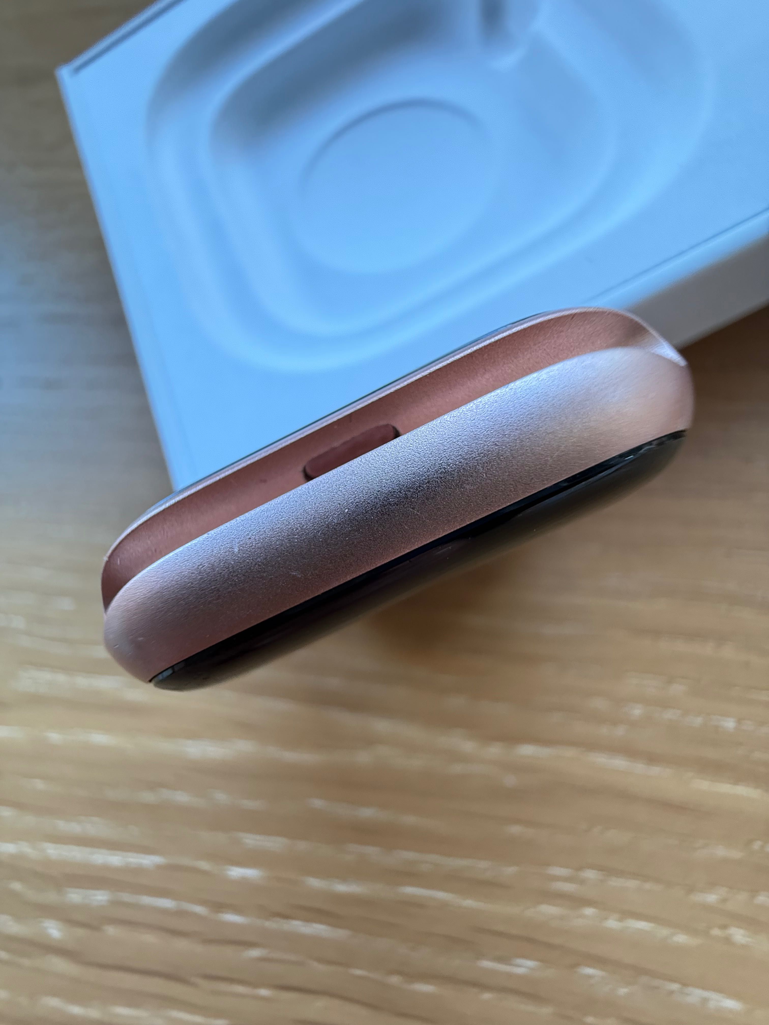 Apple Watch S6 (40mm, Pink Aluminum) с оригинална кутия и нова каишка