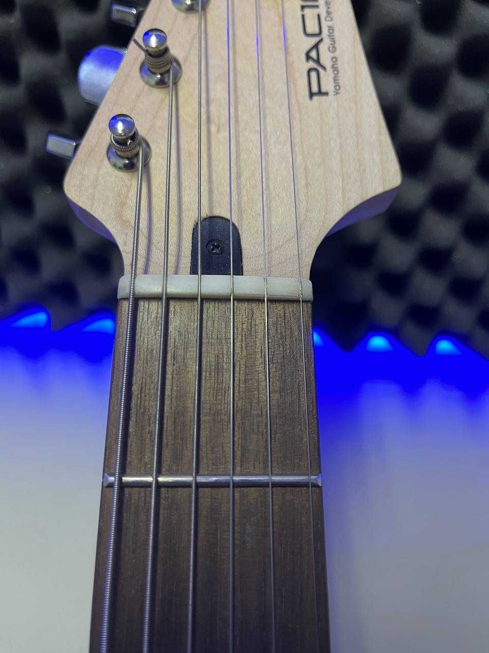 Электрогитара YAMAHA Pacifica 012 Blue