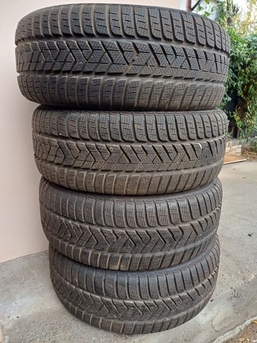 Anvelope de iarna 225/50r17