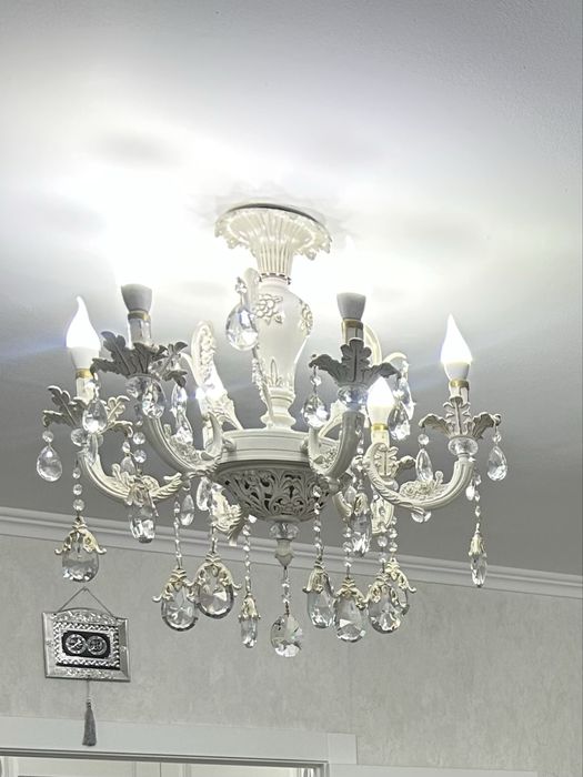 Продам люстру для гостинной