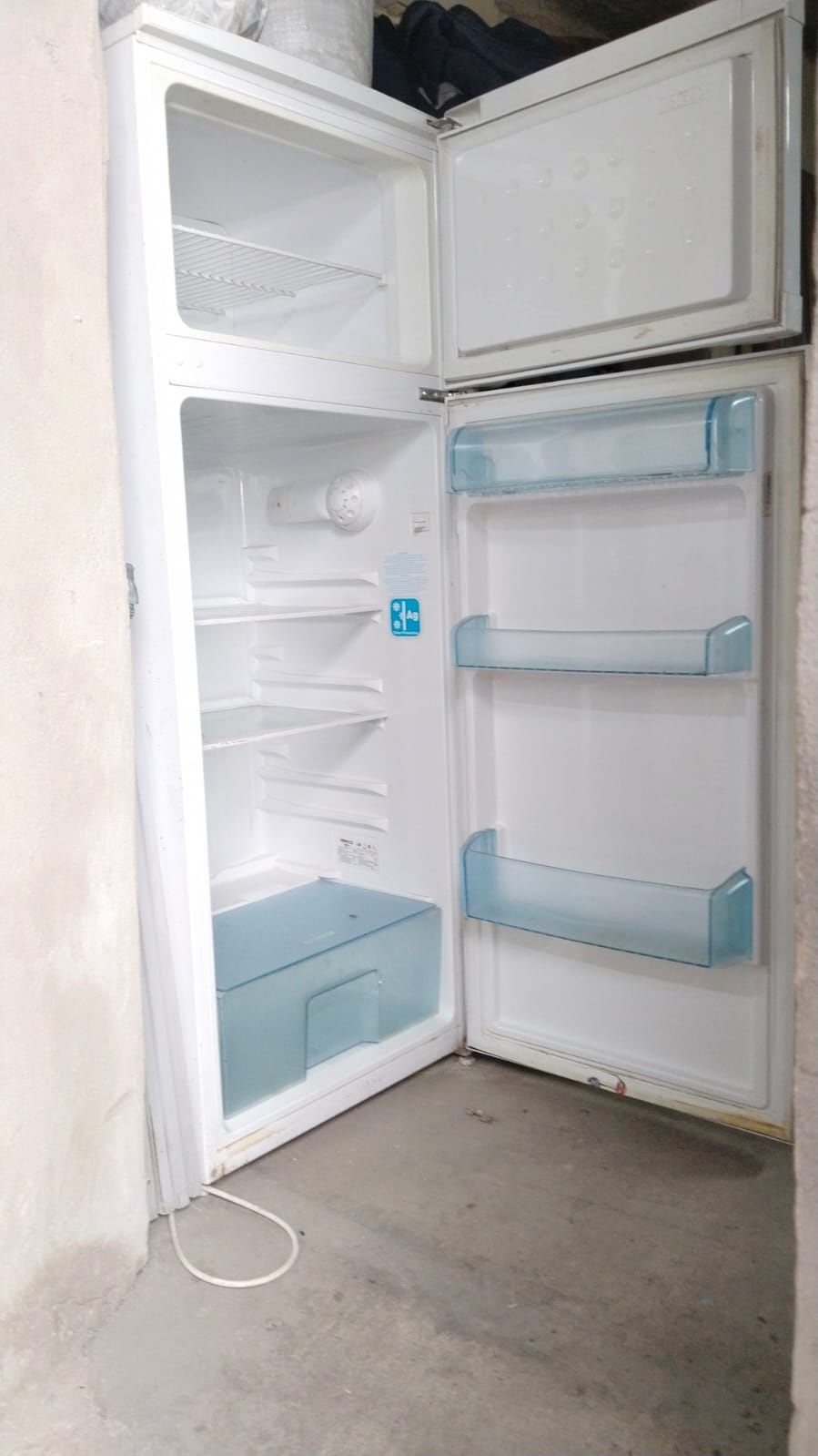 Продам холодильник.
