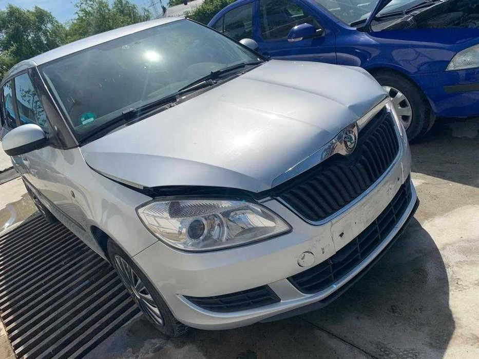 dezmembrez skoda fabia 2 break/faruri fabia 2/capota fabia 2/stopuri