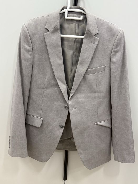 Продам мужской костюм