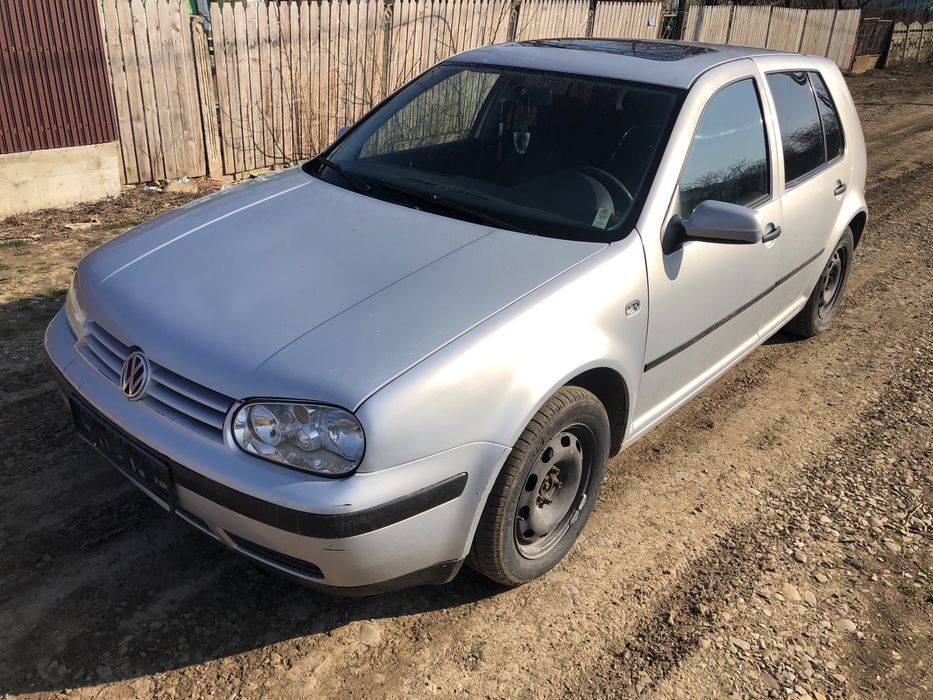 Dezmembrez Golf 4 1.6
