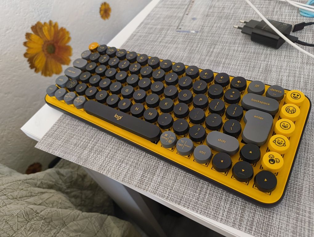 Logitech POP Keys и POP мишка
