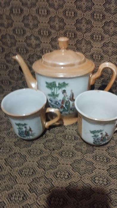 Кофейник сливочник1500Чашечки с блюдцами 6 шт 4000