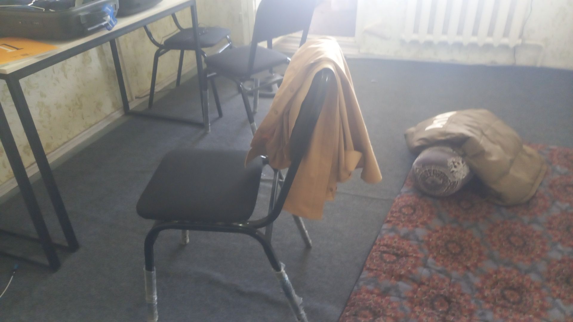 Stol stul sotiladi narxi kelishgan narxda