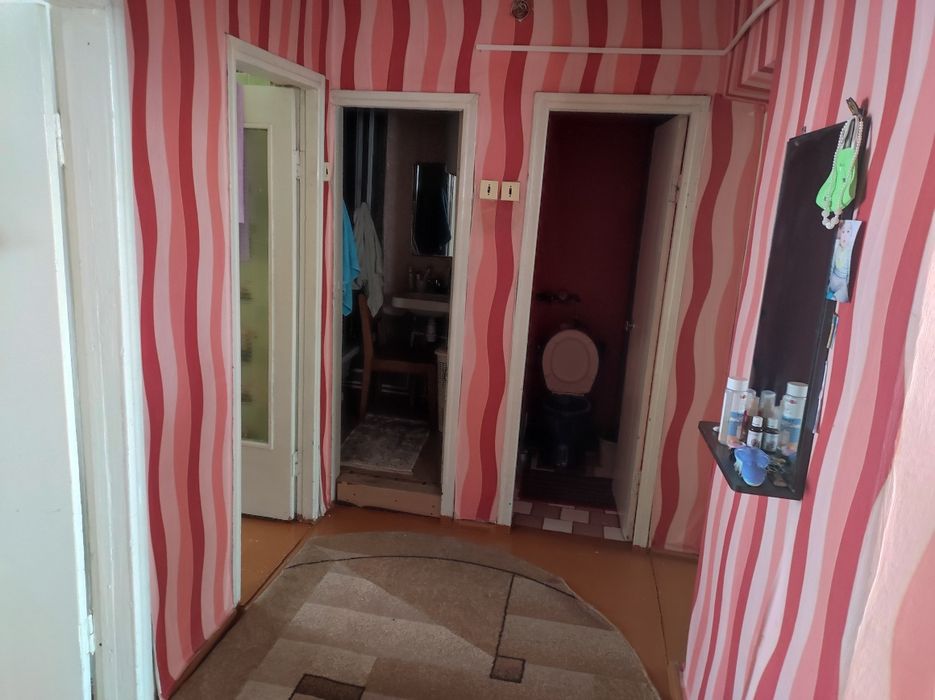 Продам квартиру в центре района 3 комнаты