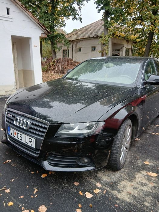 Vând Audi A4  ,B8 negru