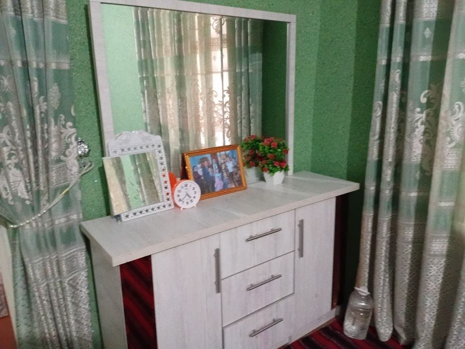 Yotoqxona mebel sotiladi
