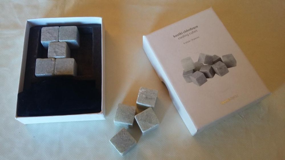 Cuburi granit pentru racit bauturi