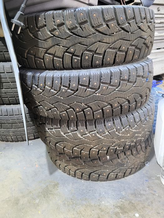 Продам Зимнюю Шипованную Резину 175/65/R14