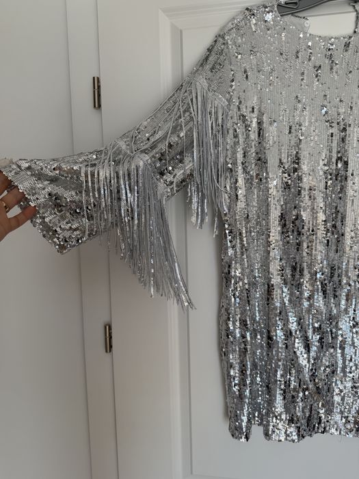 Rochie cu paiete, Zara