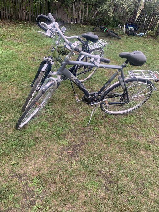 Dau la schib 2 biciclete + 2 cauciucuri cu tot cu camera noi la schimb