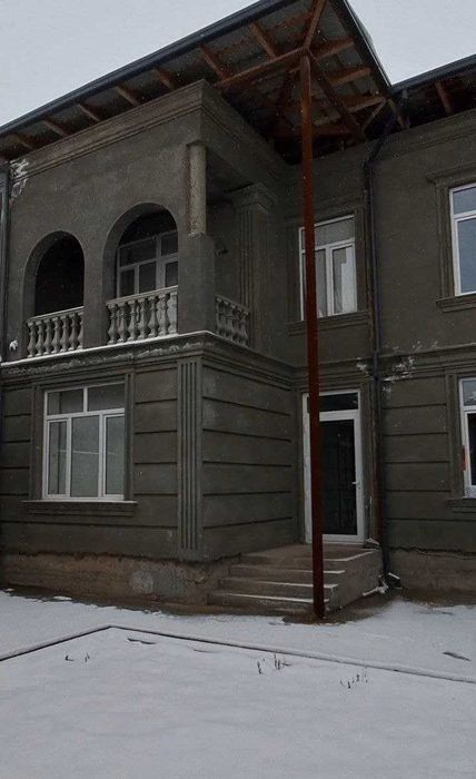 Срочно продается 2-х этажный коттедж в Ункургане!