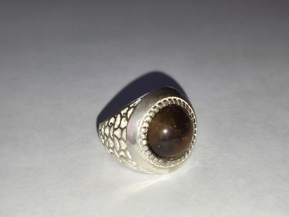Кольцо серебряное с камнем ТИГРОВЫЙ ГЛАЗ, разм.16,5