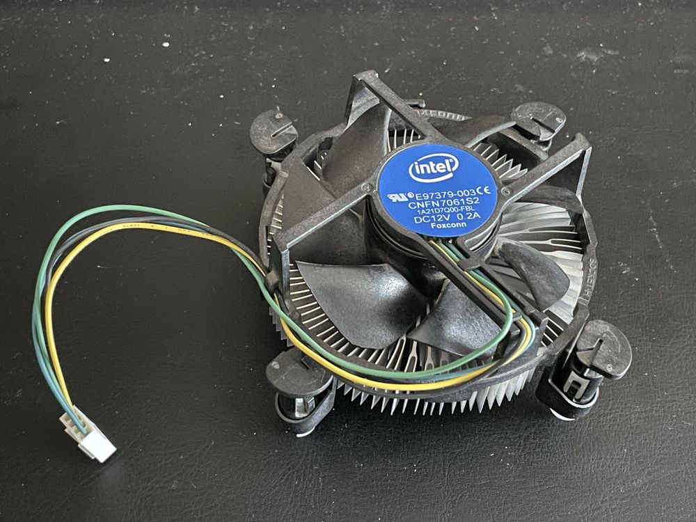 Процесор Intel Celeron G3930 с охладител