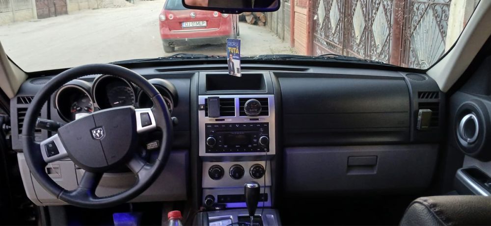 Se vinde Dodge nitro 2.7 diesel