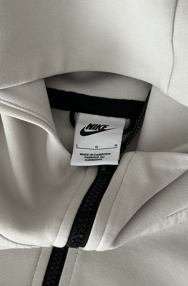 Compleu hanorac + pantaloni Nike Tech Alb