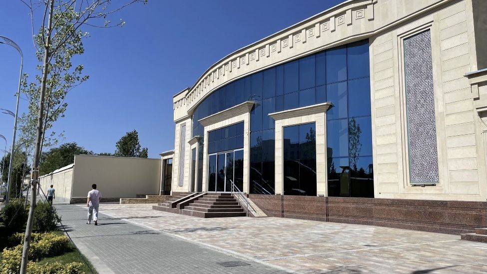 Сдаётся в аренду просторное коммерческое помещение