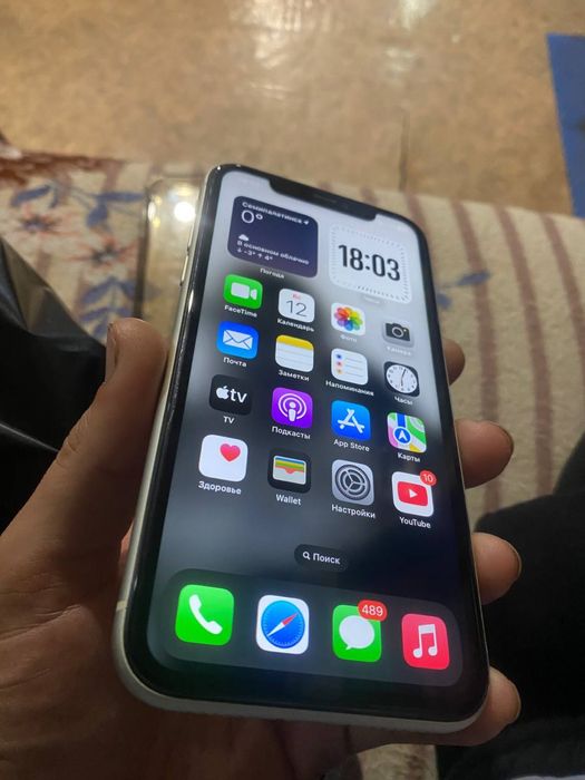 Продам Айфон 11