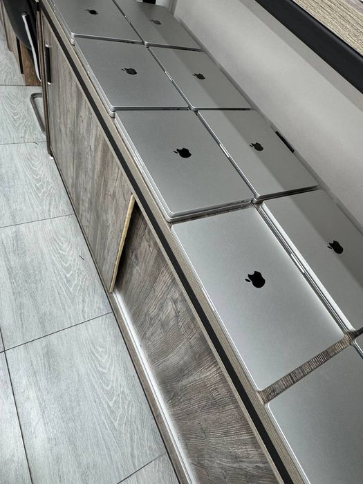 Ноутбуклар жудаям куп магазинимизда